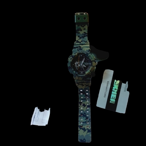 G-Shock style sports watch for unisex - Picture 3 of 9